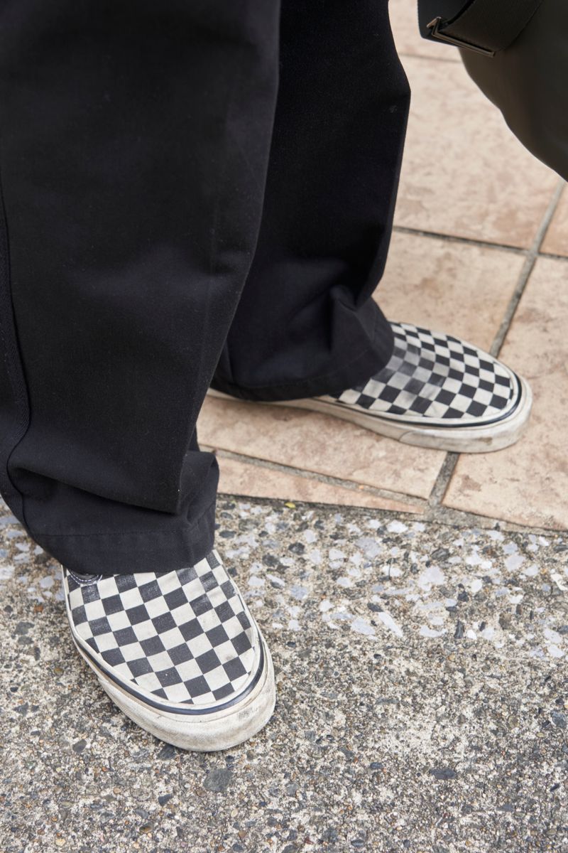 デニムJK×白Tのクリーンな仕事スタイル チェヒョウ グン 6枚目の写真