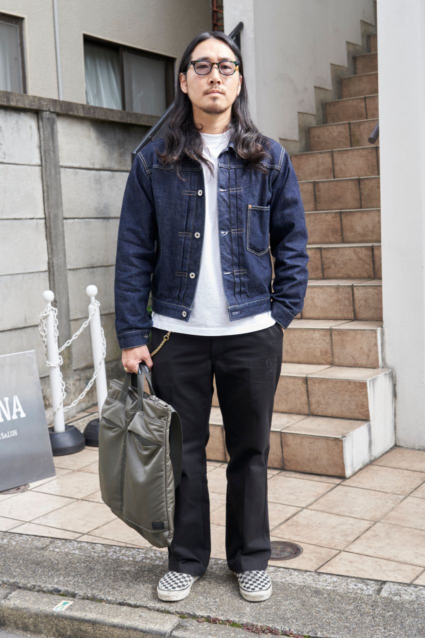 ポーターの「ヘルメットバッグ」は“荷物が多い派”に人気だった！コーデもセンス良くまとまるその実力 - 2枚目の画像