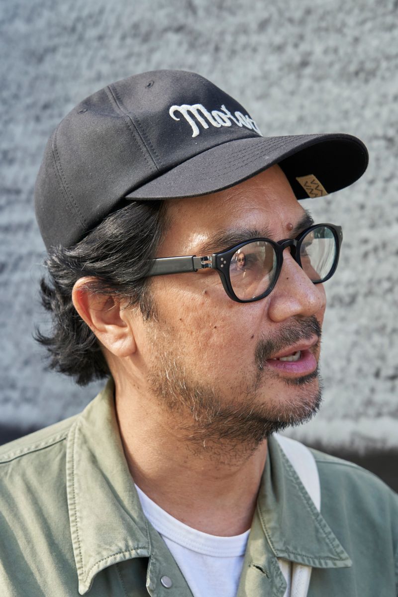 カーキ×デニム。秋が似合う組み合わせ JIMFUENTEBELLA 3枚目の写真