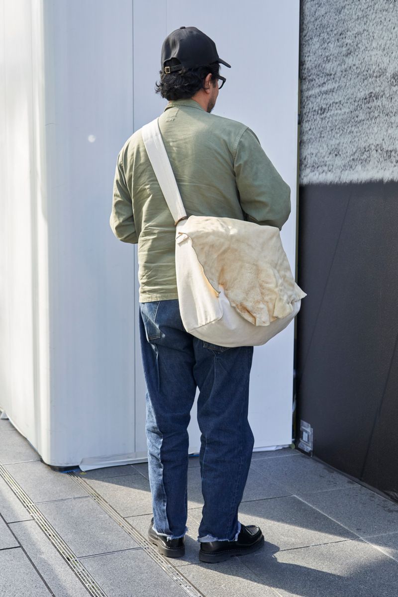 カーキ×デニム。秋が似合う組み合わせ JIMFUENTEBELLA 2枚目の写真