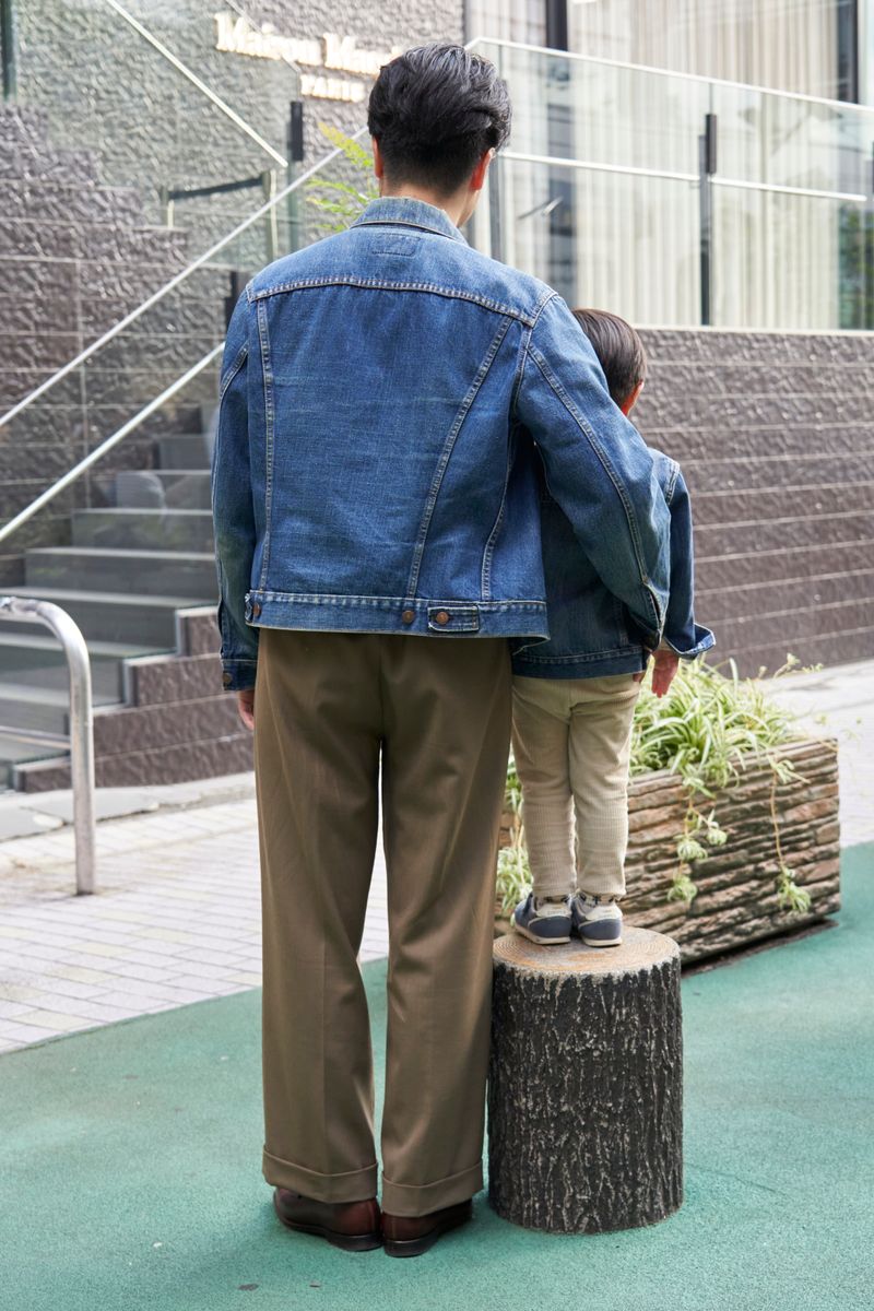 親子の絆。ブルーデニムのリンクコーデ 斎藤れおん 2枚目の写真