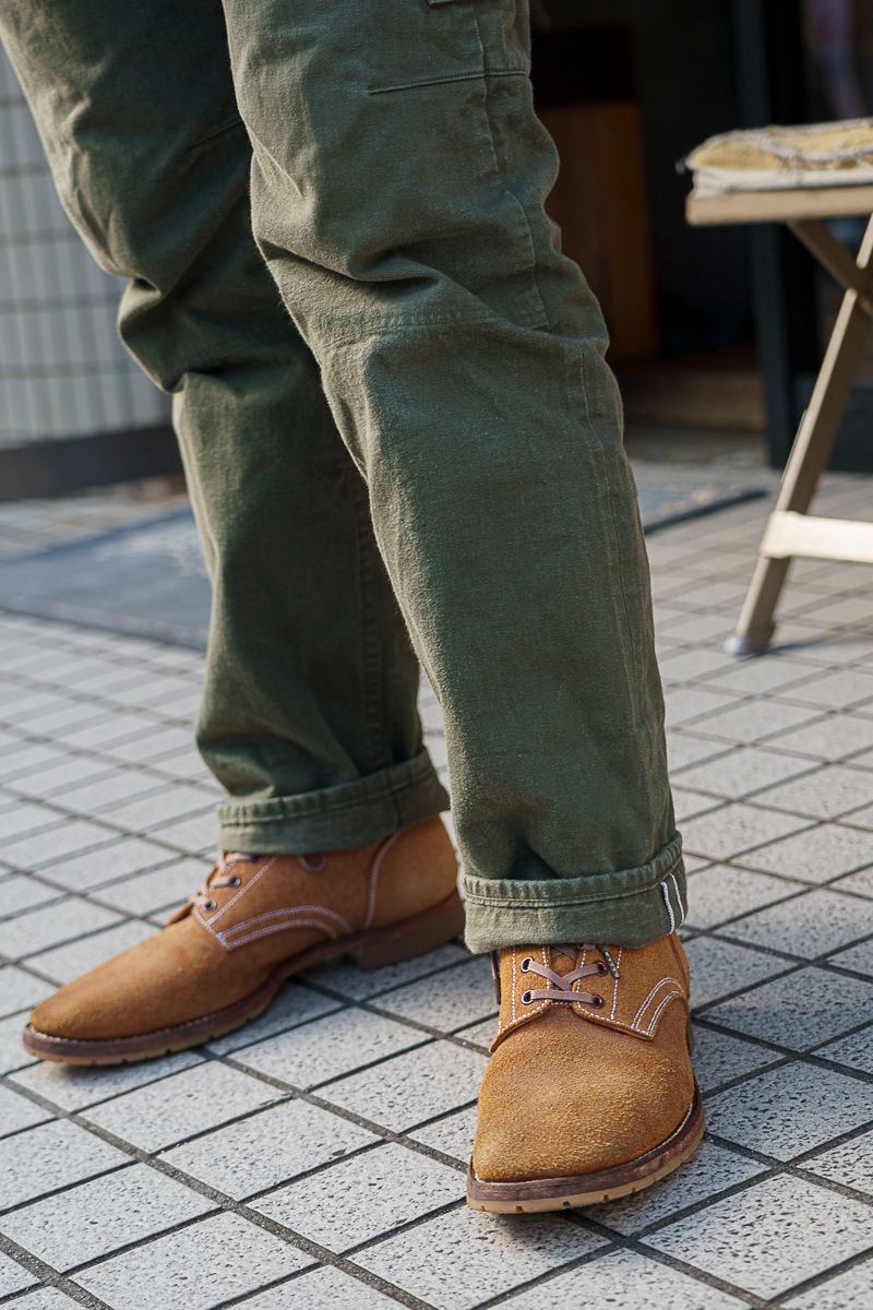 くすみピンクの差し色で秋の装いに花が咲く 池田孝平 7枚目の写真