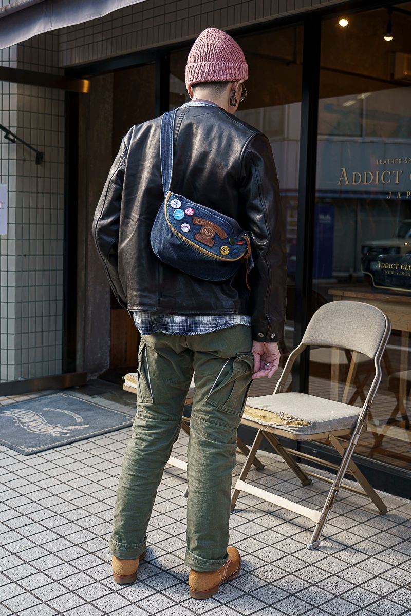 くすみピンクの差し色で秋の装いに花が咲く 池田孝平 2枚目の写真