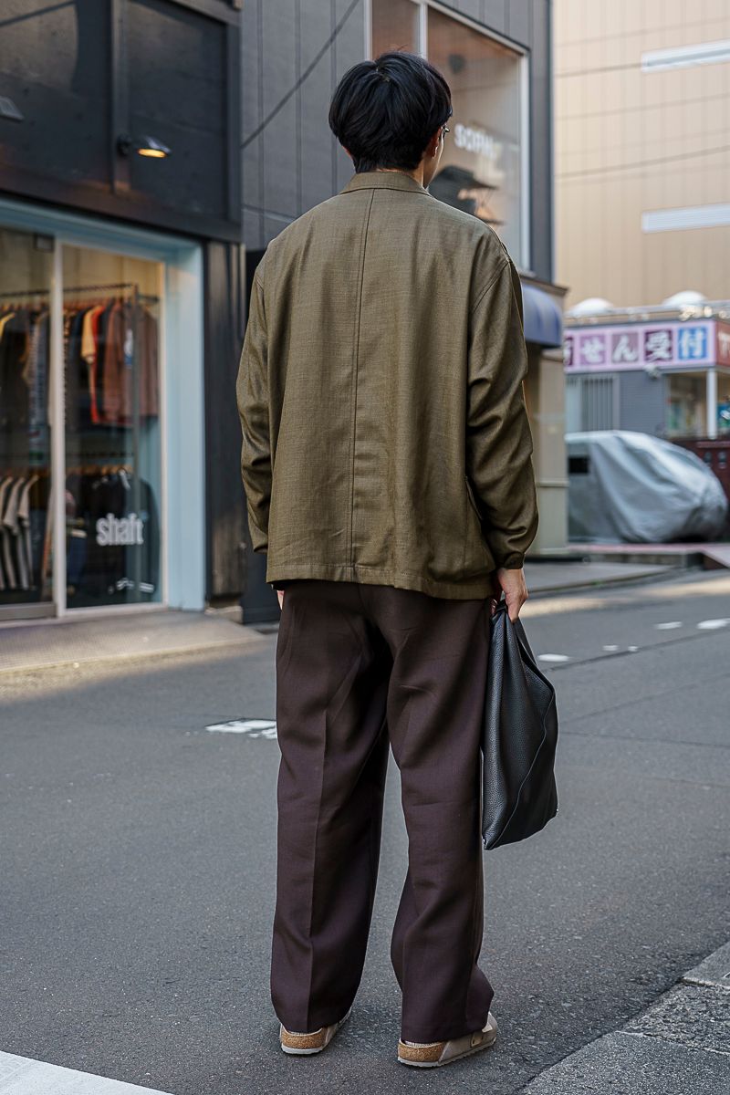 色彩の秋。くすみカラーで装いに統一感を 江田駿介 2枚目の写真