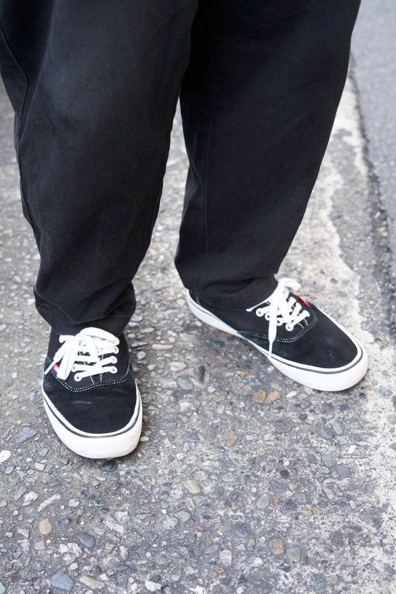 忍ばせたカモ柄。ブラックコーデの一つ上 高柳智哉 6枚目の写真