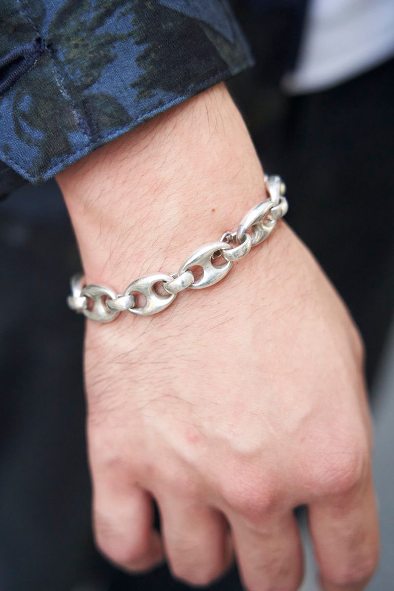 忍ばせたカモ柄。ブラックコーデの一つ上 高柳智哉 5枚目の写真