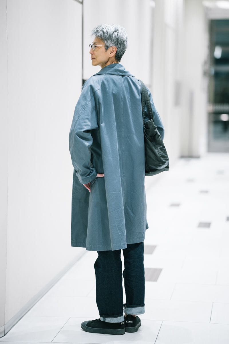 青のコートは"10年着続けたいと思える服” 片平将名 2枚目の写真