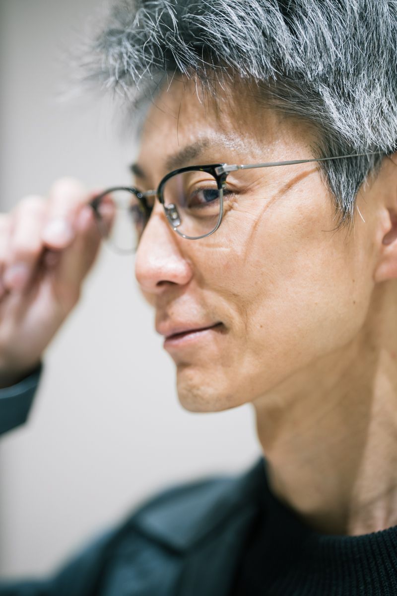 青のコートは"10年着続けたいと思える服” 片平将名 3枚目の写真