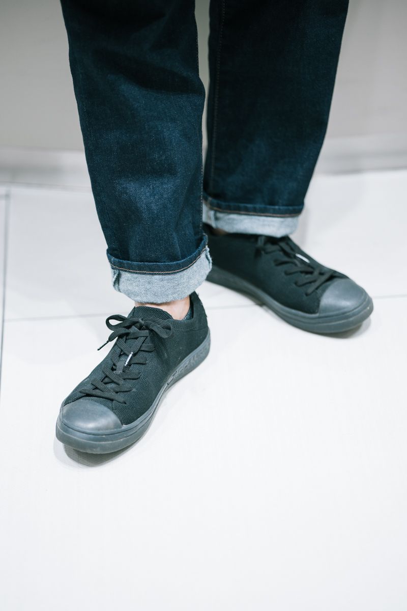 青のコートは"10年着続けたいと思える服” 片平将名 5枚目の写真