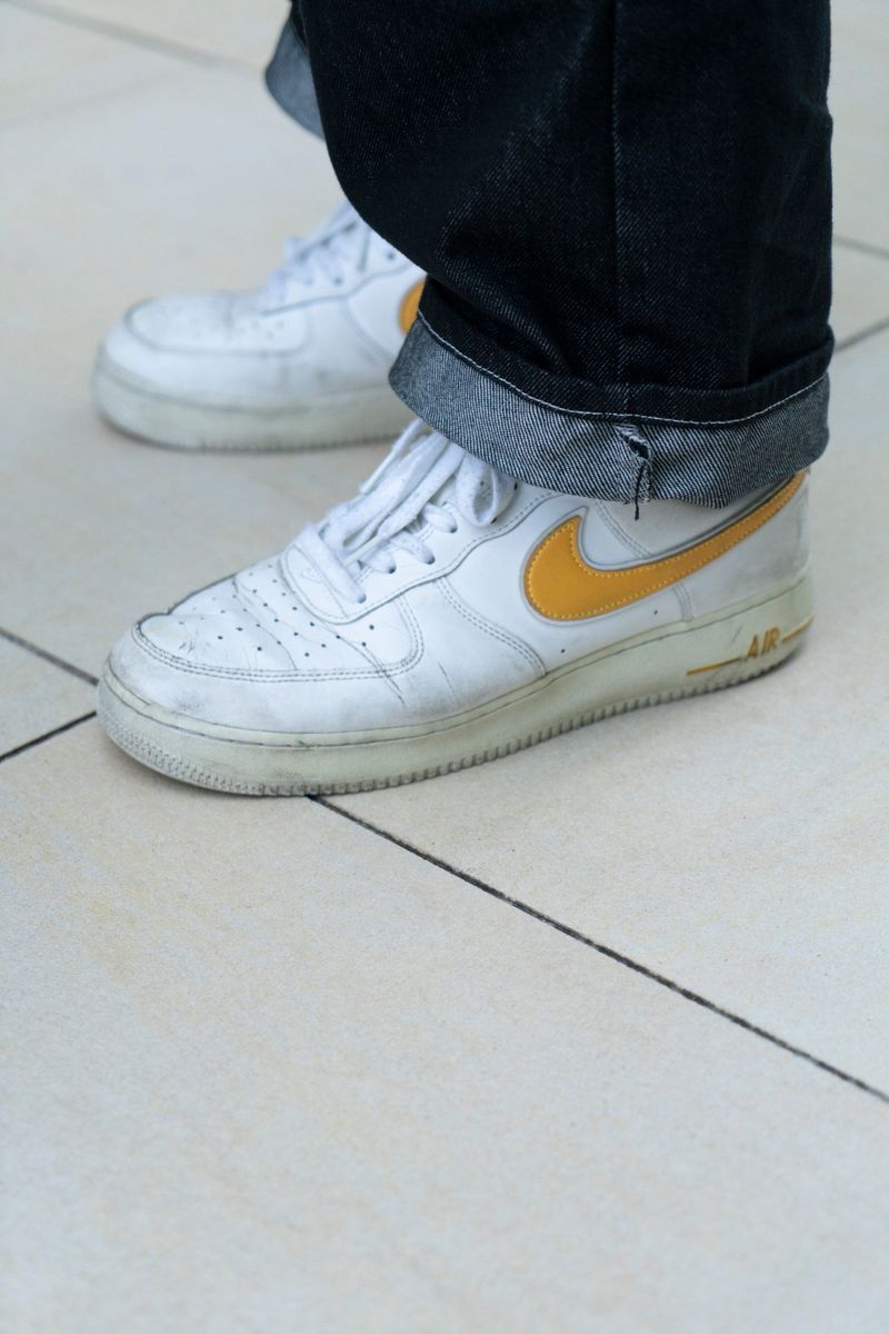 カーキのコート＆バッグが男臭さをプラス 玉那覇 綾 5枚目の写真