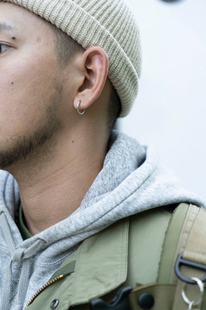 カーキのコート＆バッグが男臭さをプラス 玉那覇 綾 4枚目の写真