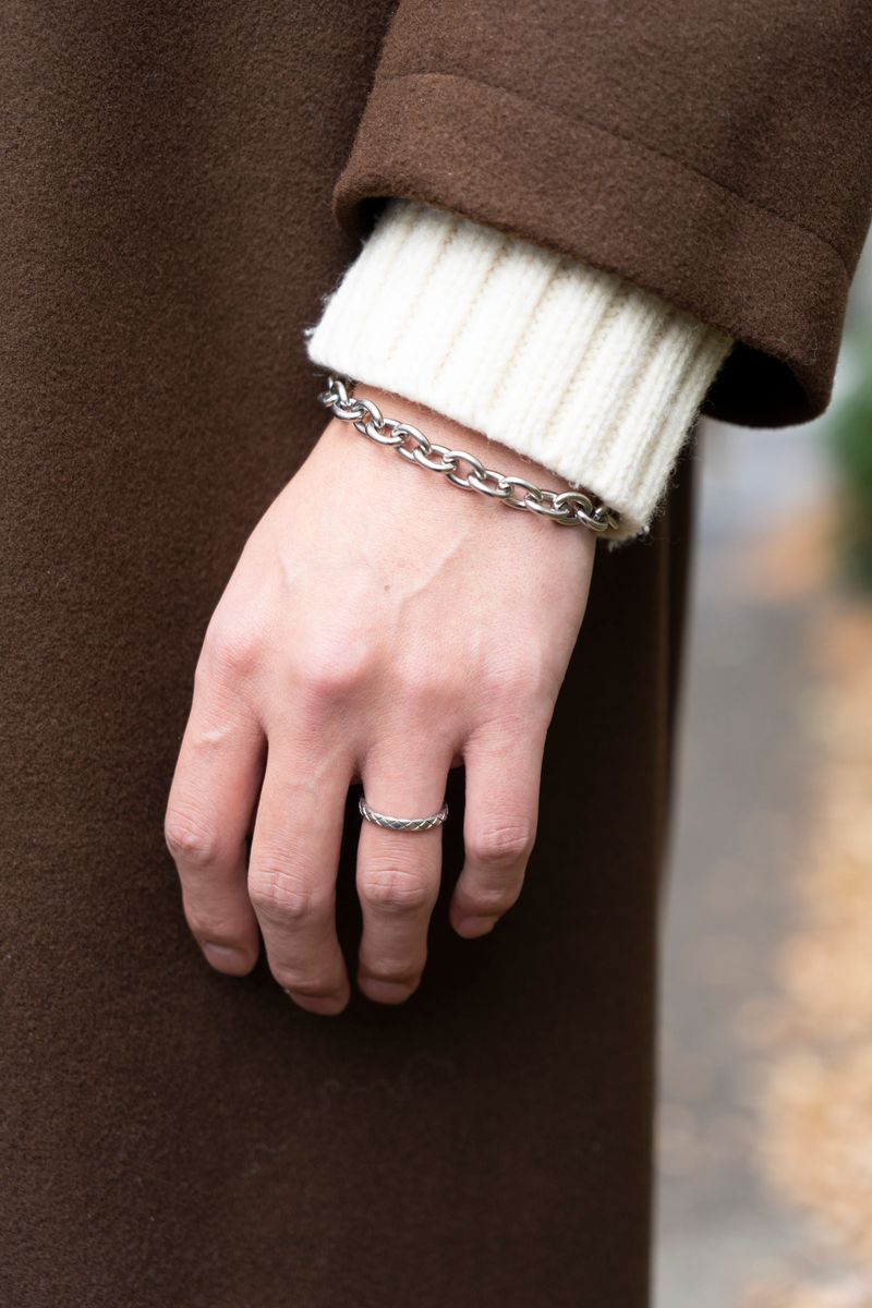 白タートルで爽やかに茶コートでダンディに 松本 翼 4枚目の写真