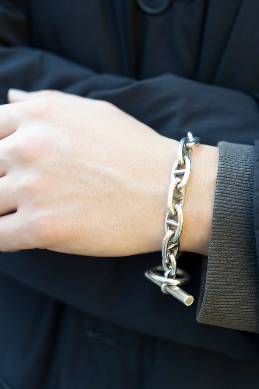 いつもの着こなしにスポーツのエッセンスを！街角のリアルな“スポカジ”コーデ3選 - 8枚目の画像