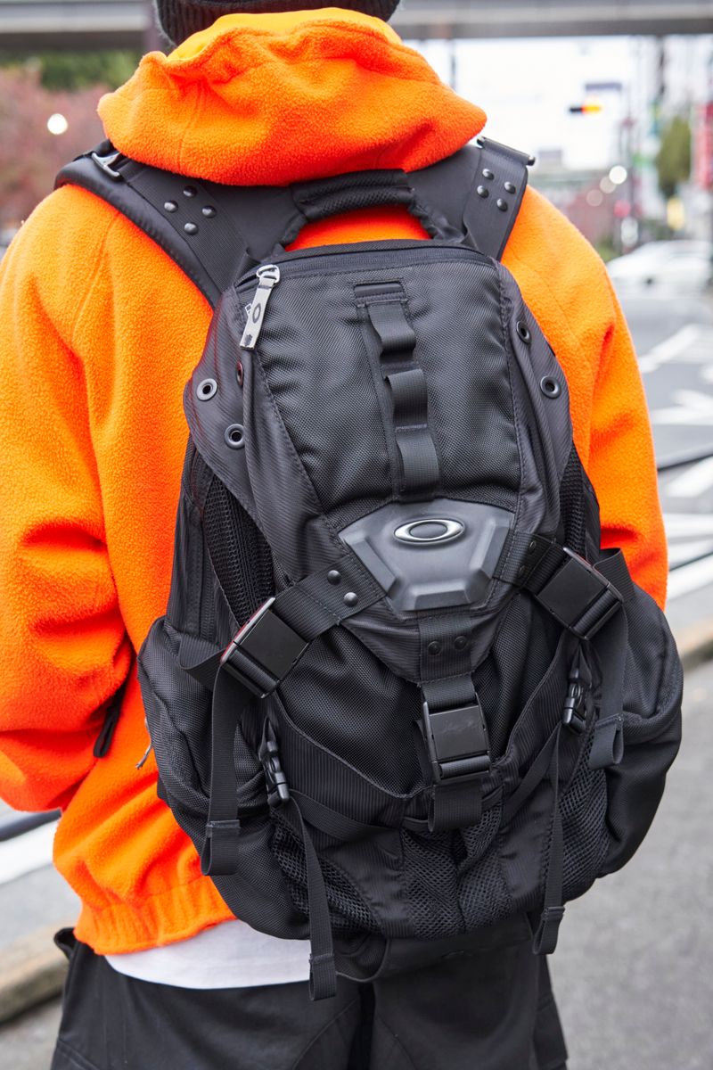 お目立ちオレンジで存在を示すチャリコーデ 山崎雅史 3枚目の写真