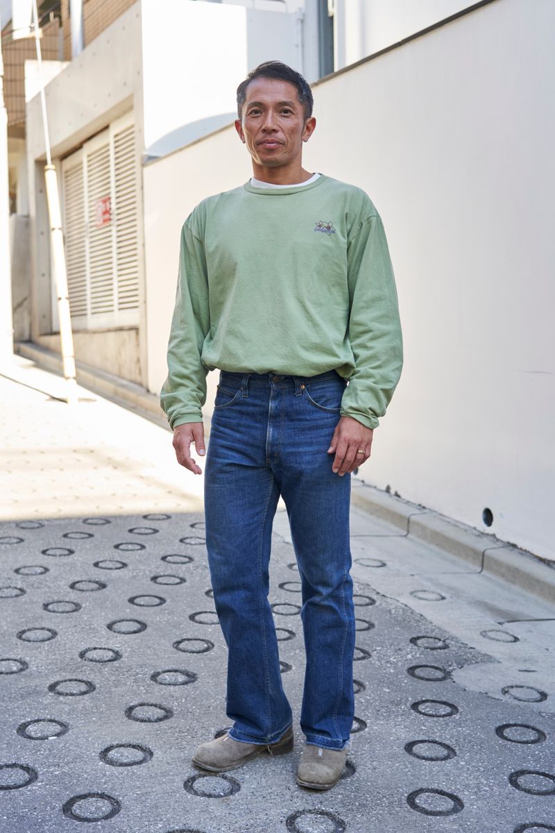 デニムはフレアを選択。ブーツでモードに 今井寿彦