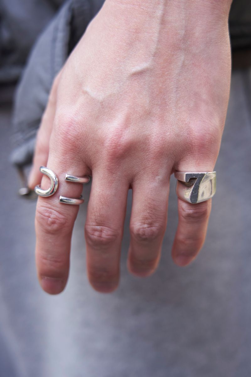 グレーのグラデーションが上級者の雰囲気 ジュリエン 4枚目の写真