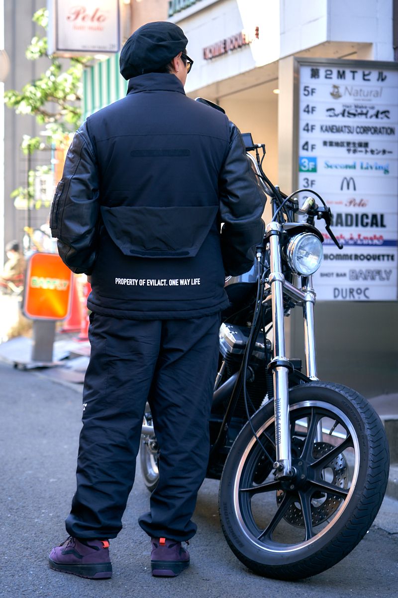 MA-1レザーを着こなすワイルドバイカー 佐藤紘一郎 2枚目の写真