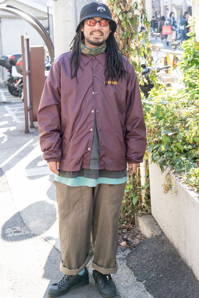 胸元のブランドロゴがさりげなくヘンタイ 柏木陽平