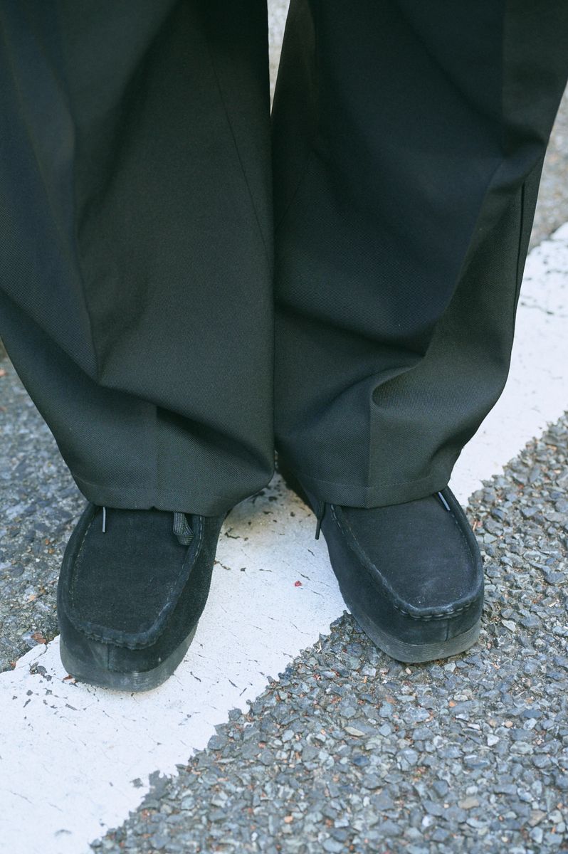 定番のワラビーブーツは大人ブラックが正解 木村晃成 8枚目の写真