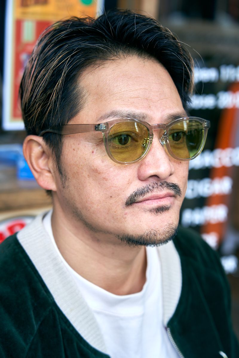 柄物を上手に取り入れた大人のやんちゃコーデ 吉沢 亮 4枚目の写真