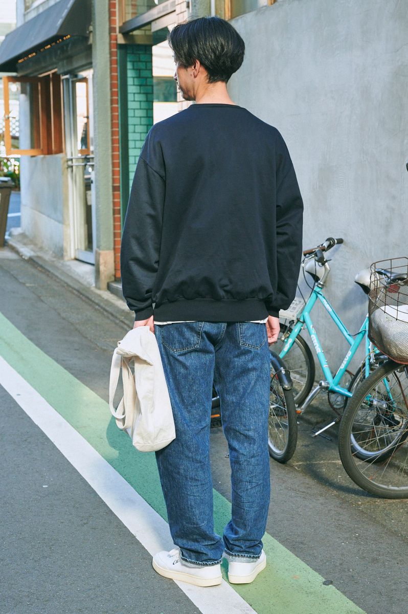 クリーンなスウェットはオーラリー一択 青谷亮治 2枚目の写真