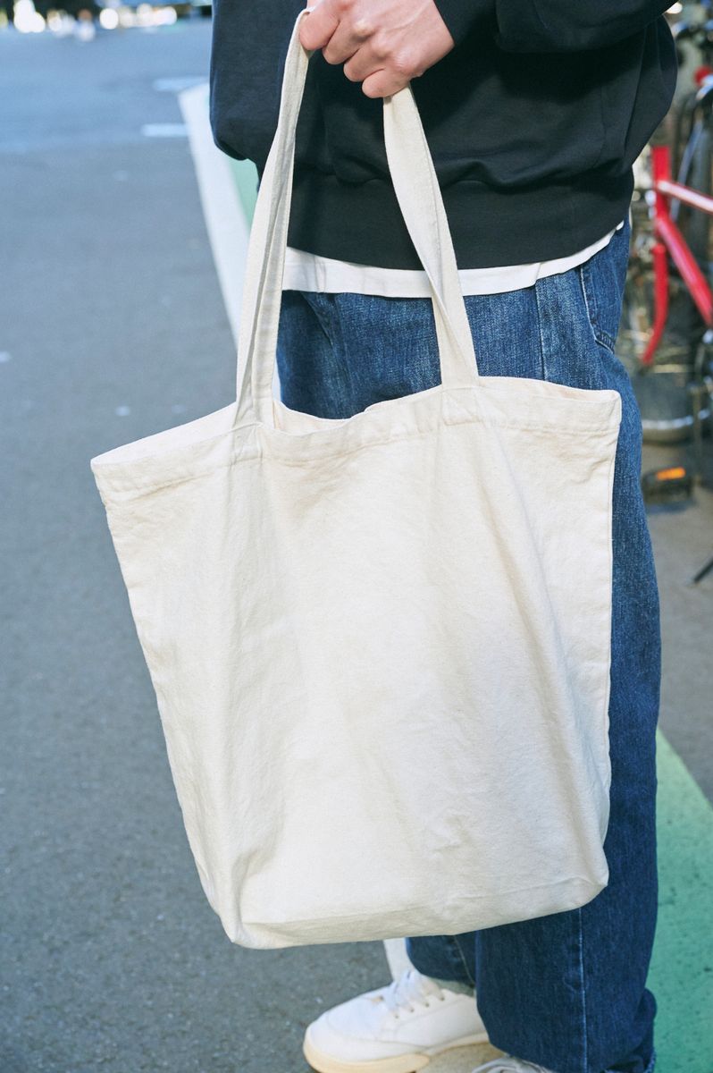 クリーンなスウェットはオーラリー一択 青谷亮治 4枚目の写真