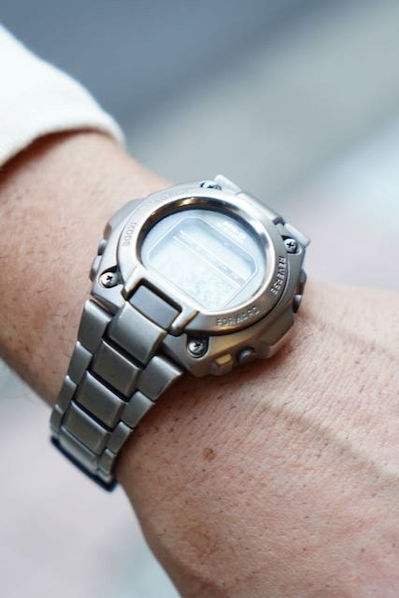 白のタートルネックで王道アメカジにヌケ感 飯嶋 聡 5枚目の写真