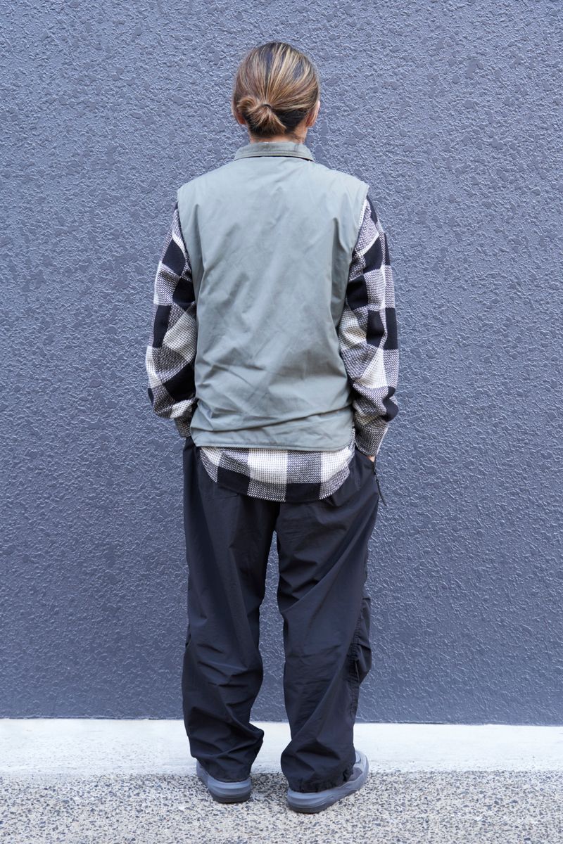 靴とベストの色をグレーでグラデーション 高橋政孝 2枚目の写真