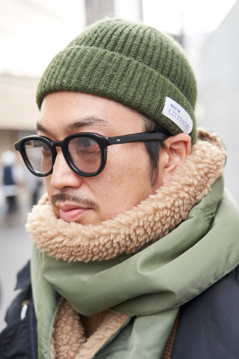 変形デザインのマフラー＆コートを愛用 加藤康道 3枚目の写真