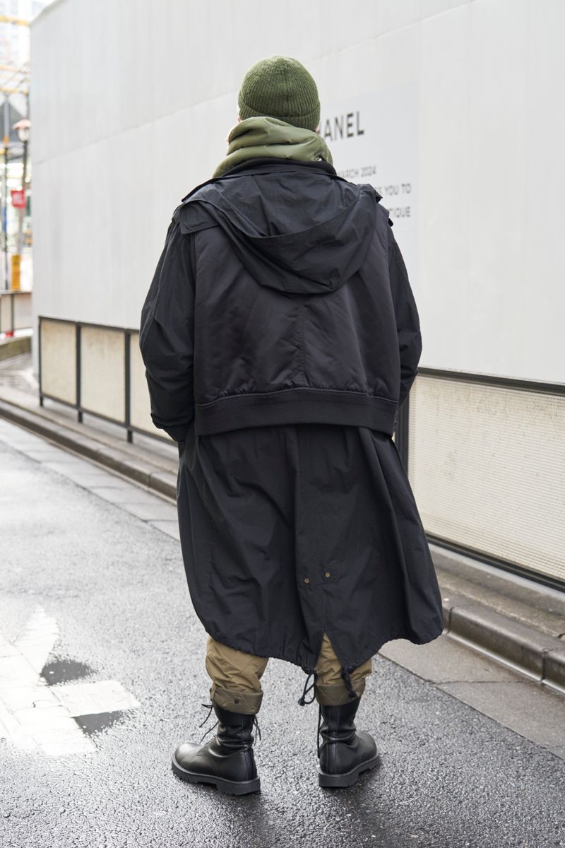 変形デザインのマフラー＆コートを愛用 加藤康道 2枚目の写真