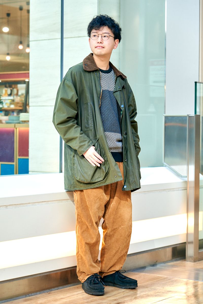 ニットは無地より柄派のコーデュロイ博士 山浦佳大