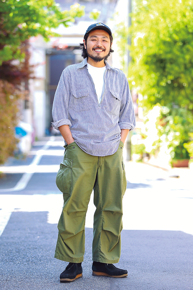 ガバッ！解放的なジップ全開放。あえての適当さも夏らしい。 真喜志