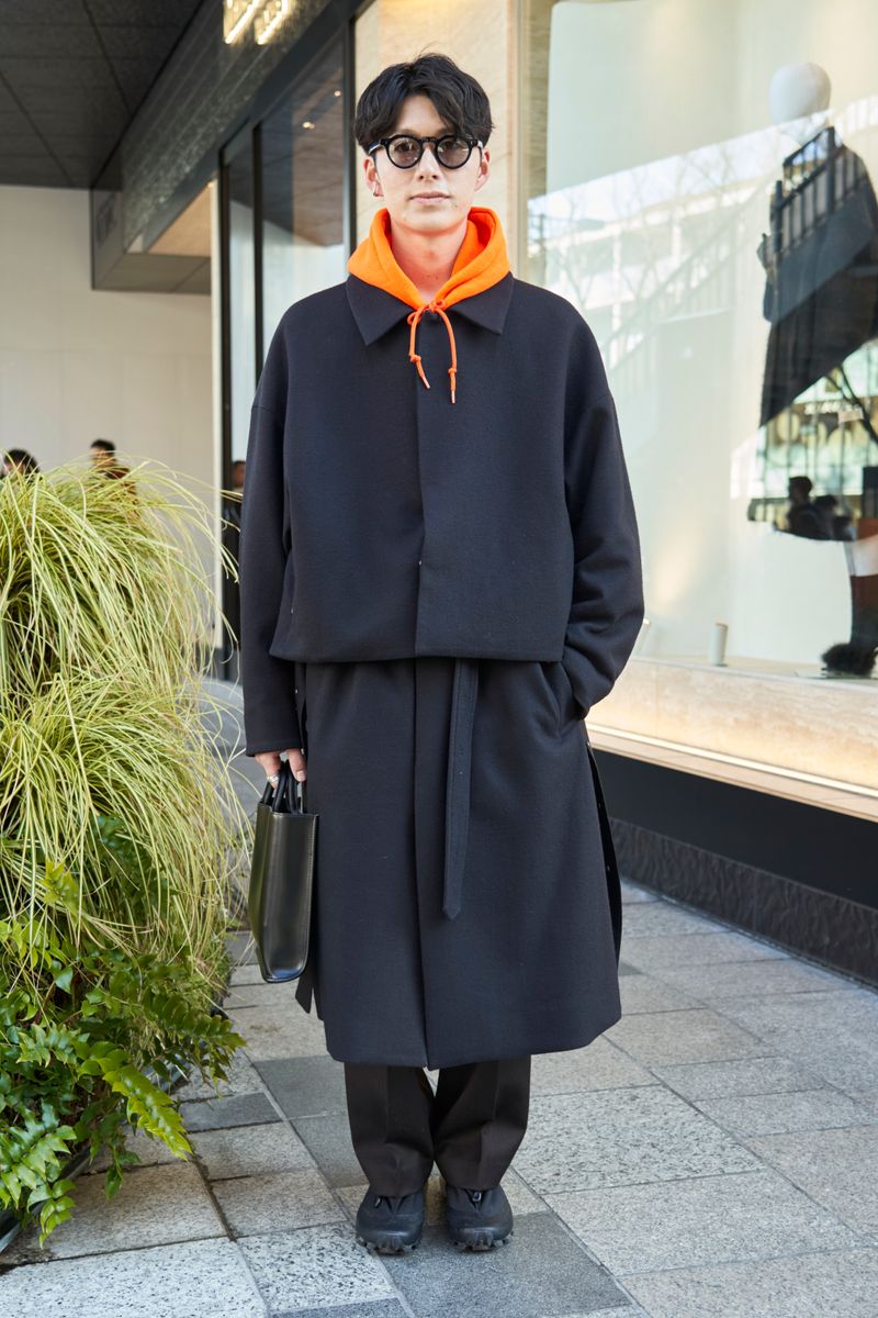 ストリート色のフーディをコートで綺麗めに 航輝