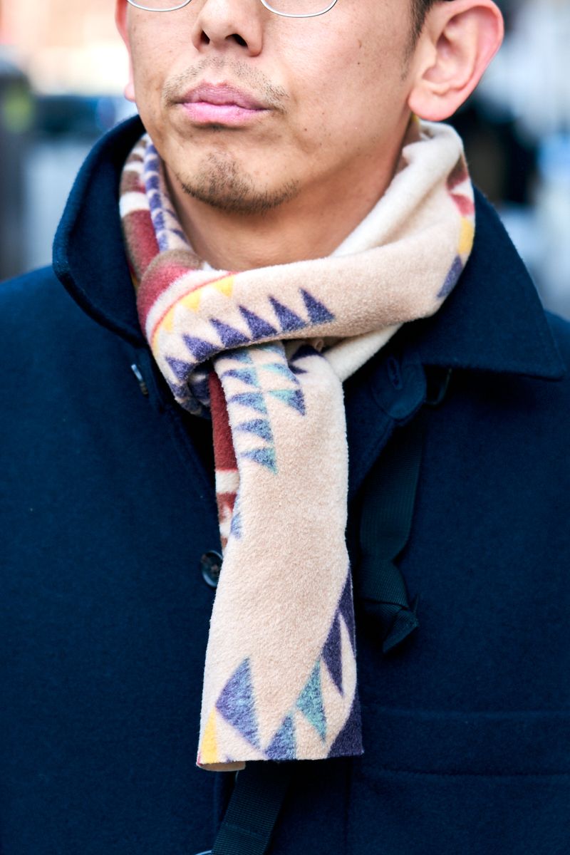 首元にちょい足ししたネイティブ柄がナイス 山口敦士 5枚目の写真