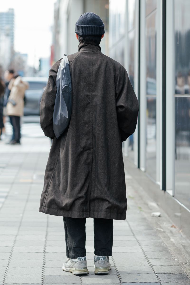 “かっちりし過ぎ”を回避する丸メガネ効果 梅村康平 2枚目の写真