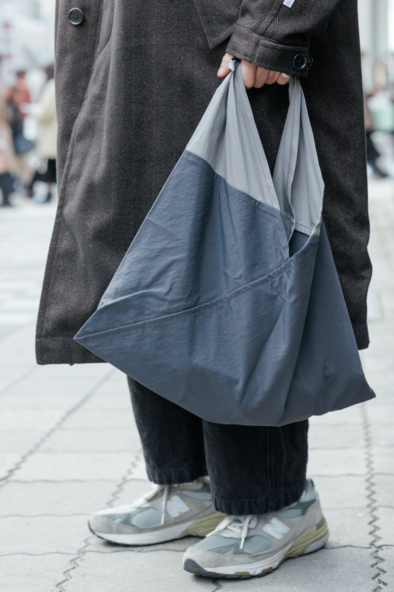 “かっちりし過ぎ”を回避する丸メガネ効果 梅村康平 5枚目の写真