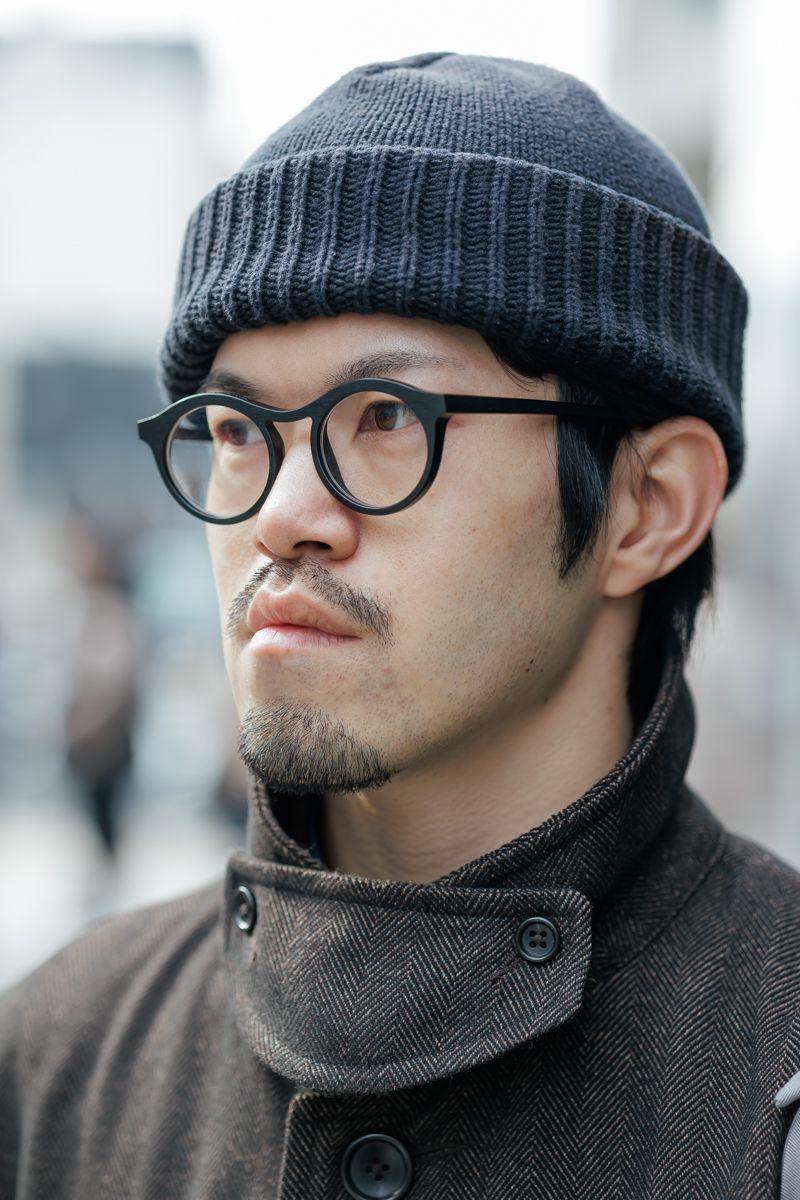 “かっちりし過ぎ”を回避する丸メガネ効果 梅村康平 4枚目の写真