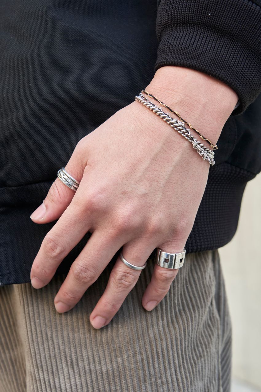 ダウンのインナーは“スウェット派”が多数！特にグレーが圧倒的人気カラーだった - 2枚目の画像