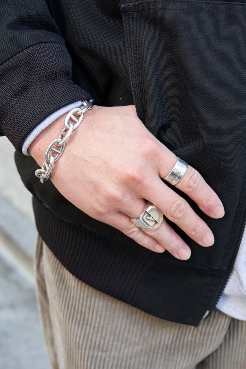 ダウンのインナーは“スウェット派”が多数！特にグレーが圧倒的人気カラーだった - 4枚目の画像