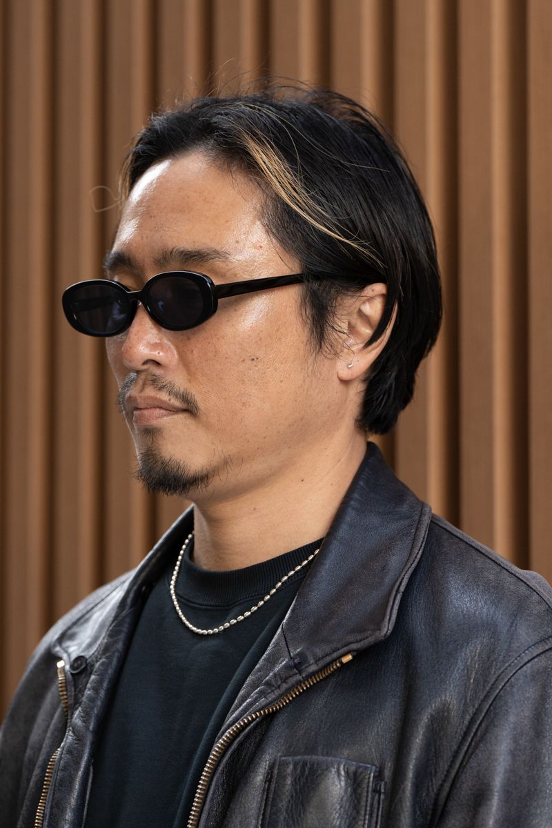 レザーフライトJKとヴァンズの黒コーデ 日永和考 3枚目の写真