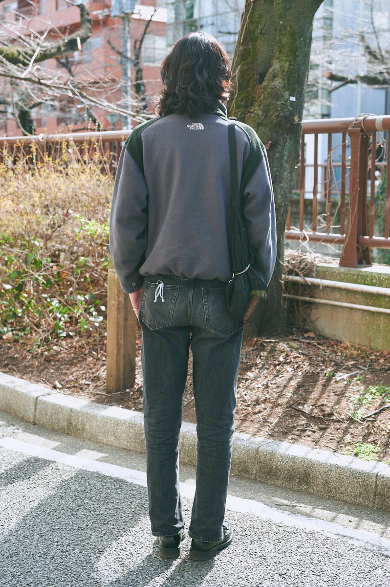 スリムなシルエットにワントーンコーデ 高瀬慎吾 2枚目の写真