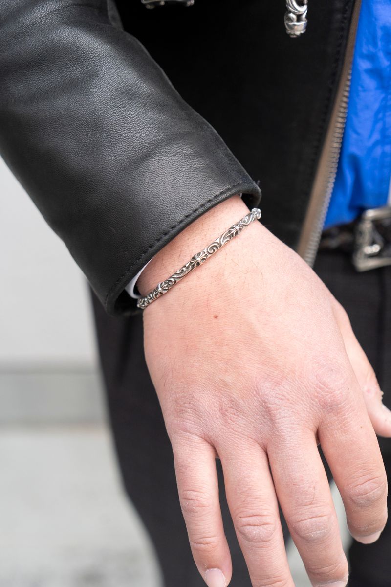 眼鏡もバッグもアクセもクロムハーツ尽くし 山崎 尽 6枚目の写真