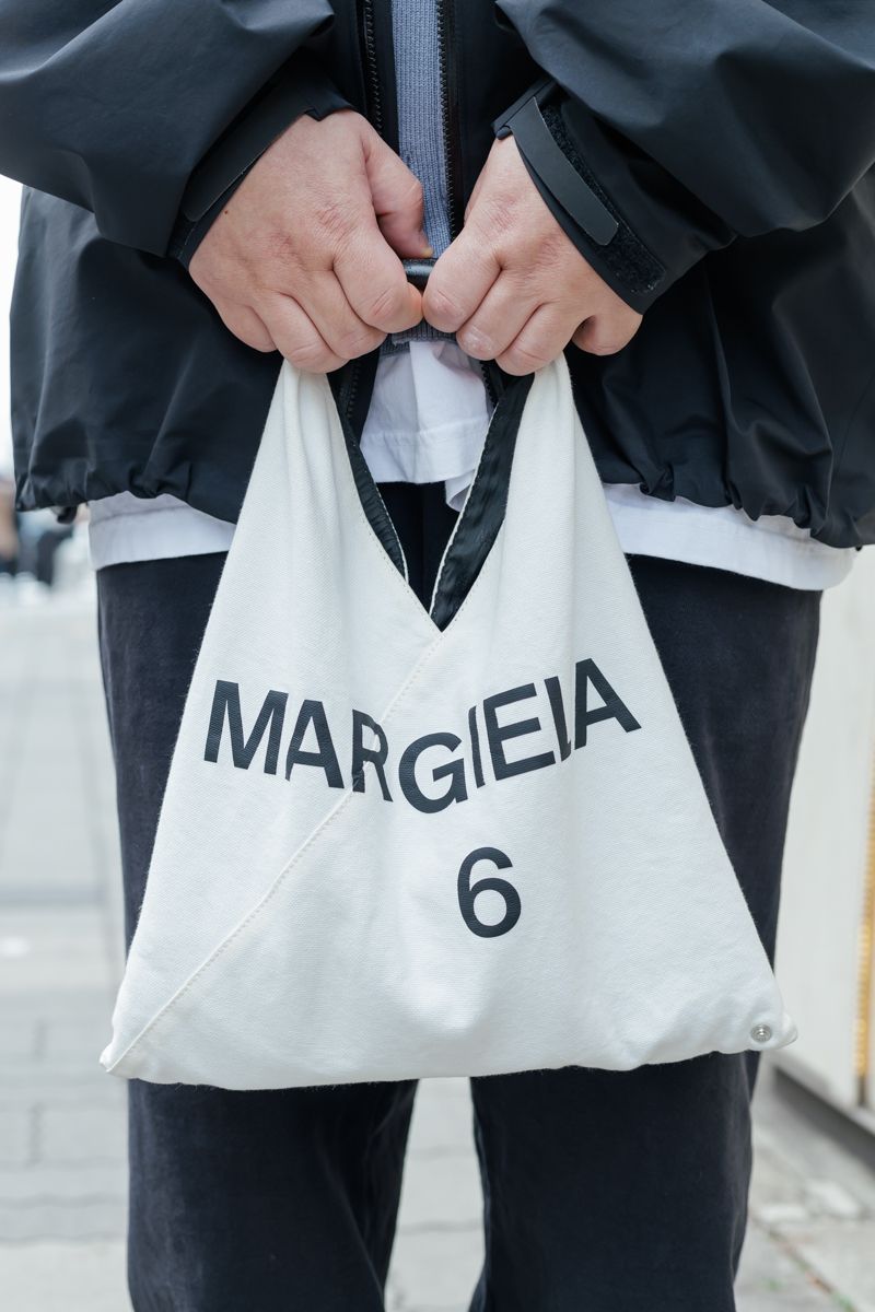 オーバーサイズのゆったりシルエットで統一 トモ 4枚目の写真