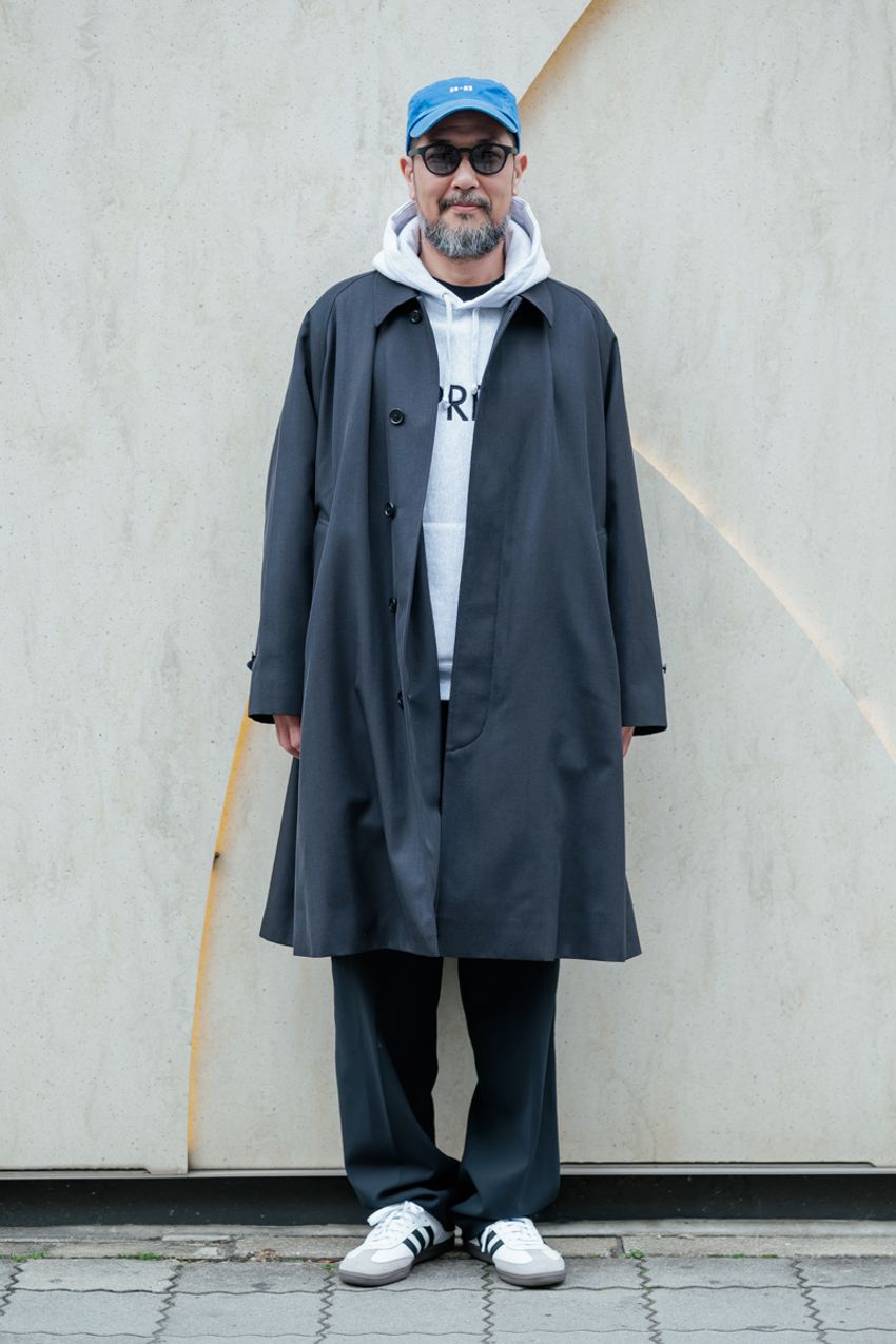 絶対条件は“モノトーン”！「スウェットパーカ」を大人っぽく着こなすコツをスナップで - 5枚目の画像