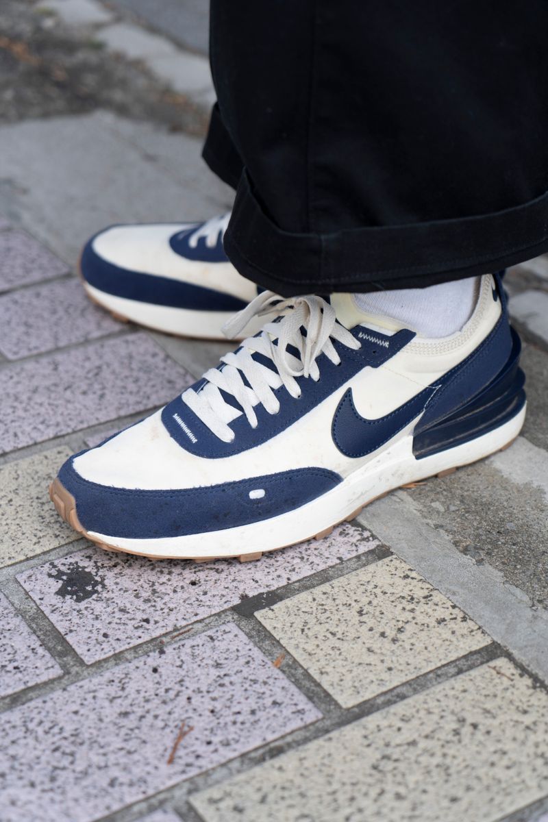 バブアーのテカリで黒コーデに立体感 鈴木真央 6枚目の写真