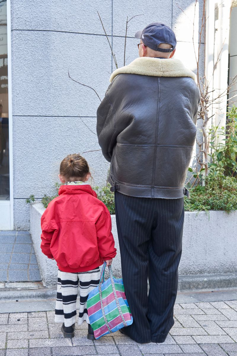装いはシンプルに。手元のアクセは華やかに さとし 2枚目の写真