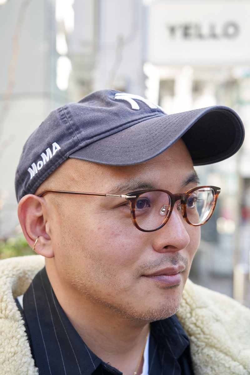 装いはシンプルに。手元のアクセは華やかに さとし 3枚目の写真