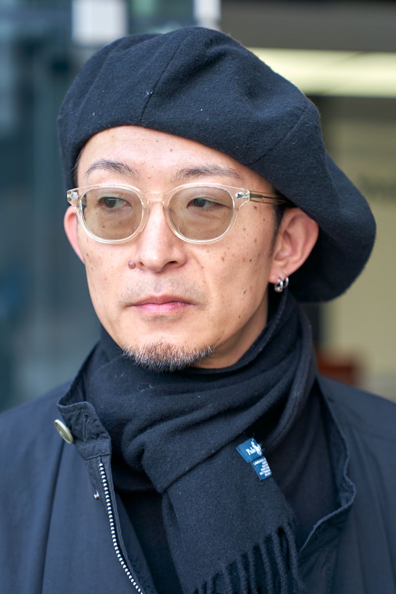 街角に馴染む都市型ミリタリーコーデ 伊香純一 3枚目の写真