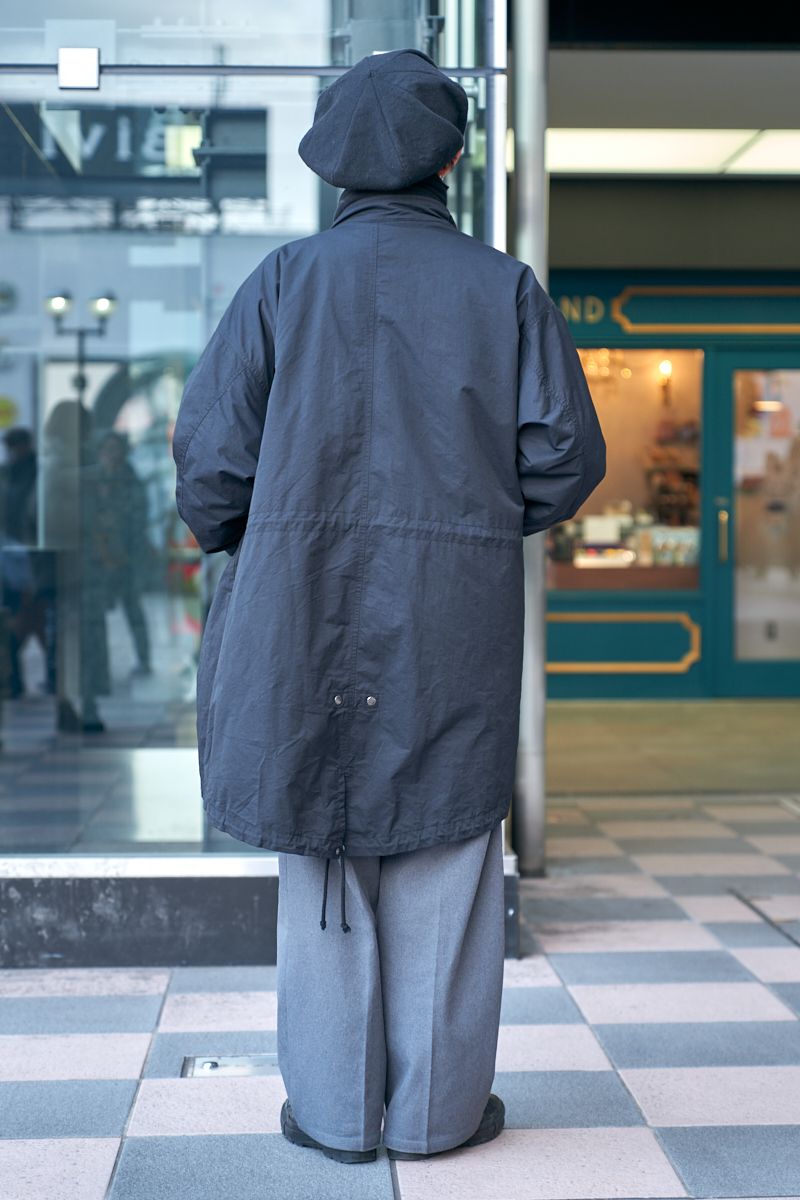 街角に馴染む都市型ミリタリーコーデ 伊香純一 2枚目の写真