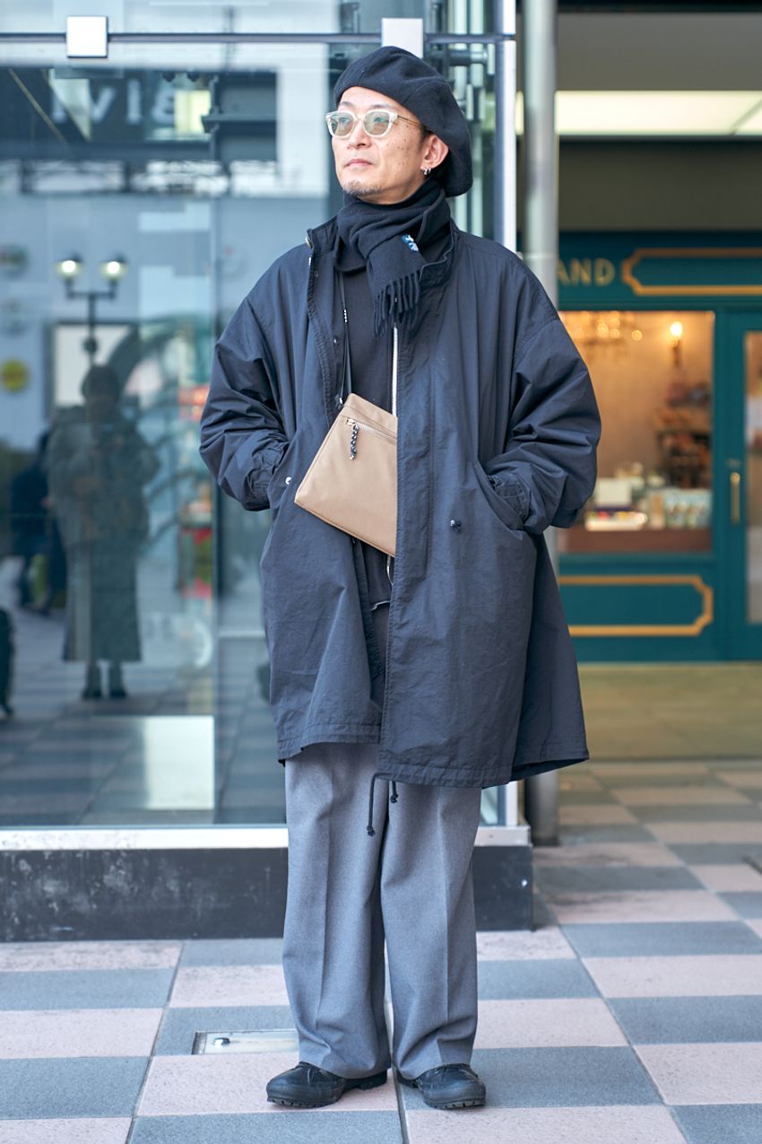 武骨さと都会っぽさを一挙両得できる「黒モッズコート」。着こなしの成功例を街角スナップで - 5枚目の画像